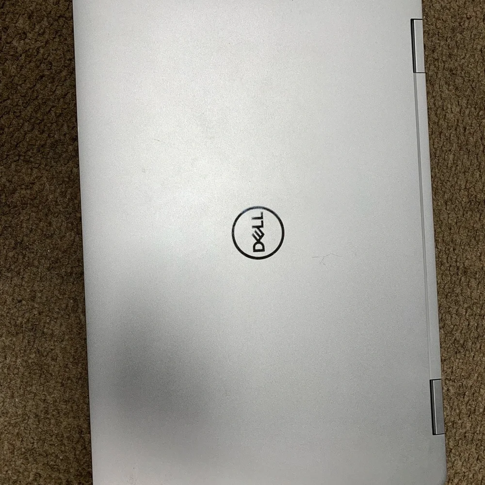Dell XPS 15 9575 2-in-1 Laptop. RAM size - 8 gig, SSD capa - 256, FHD, touchscre
